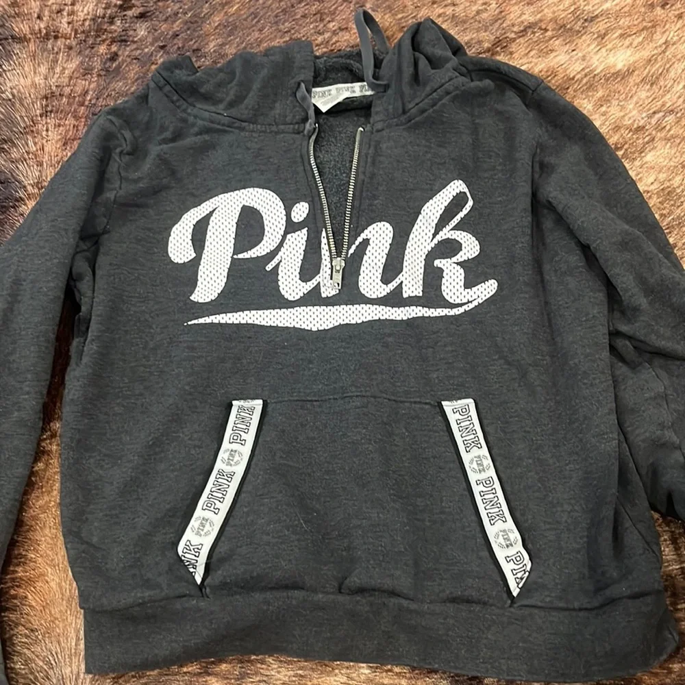 Sweatshirt - Picture 1 of 1